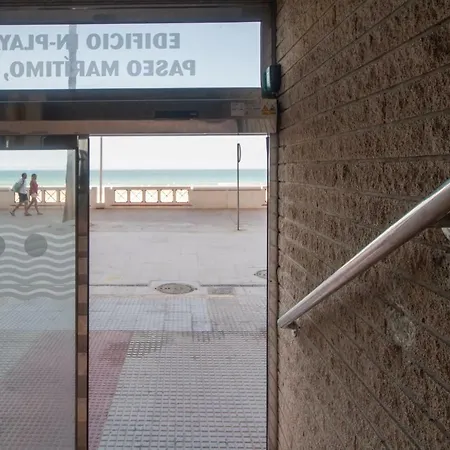 Paseo Maritimo 27 * Cadix